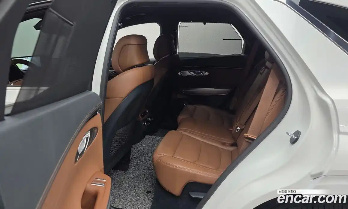 Genesis GV70 2024 2.5 автомат (гидро), фото 11