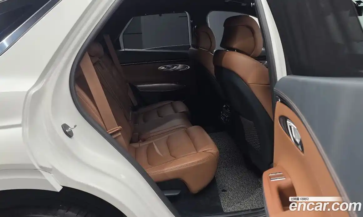 Genesis GV70 2024 2.5 автомат (гидро), фото 12