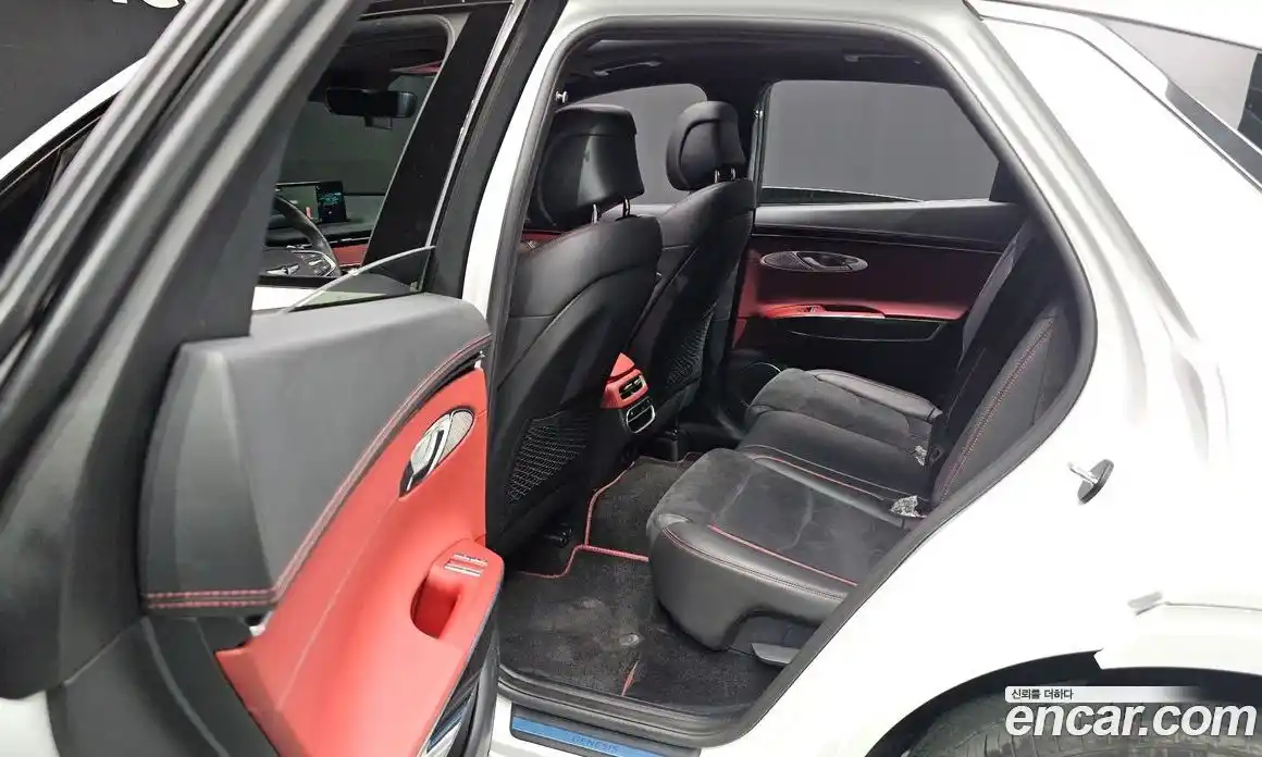 Genesis GV70 2023 2.5 автомат (гидро), фото 19