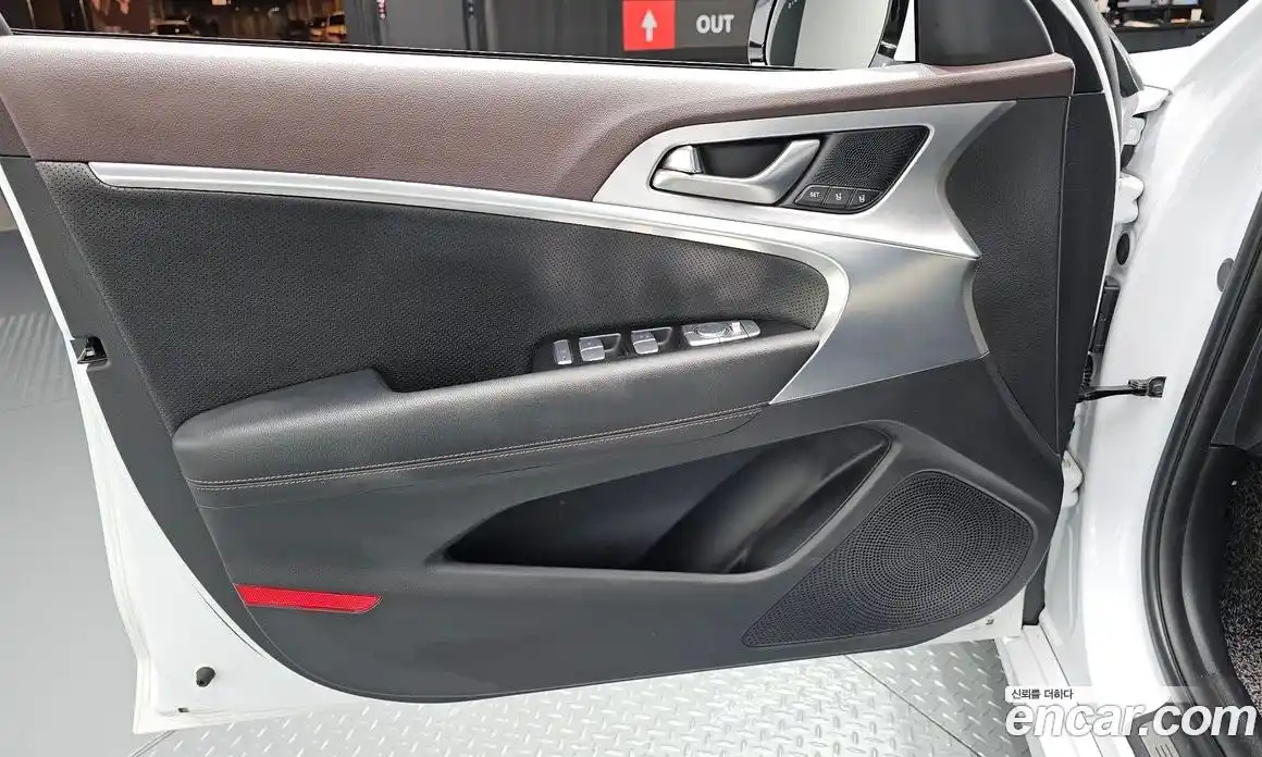 Genesis G70 2019 2.0 автомат (гидро), фото 14