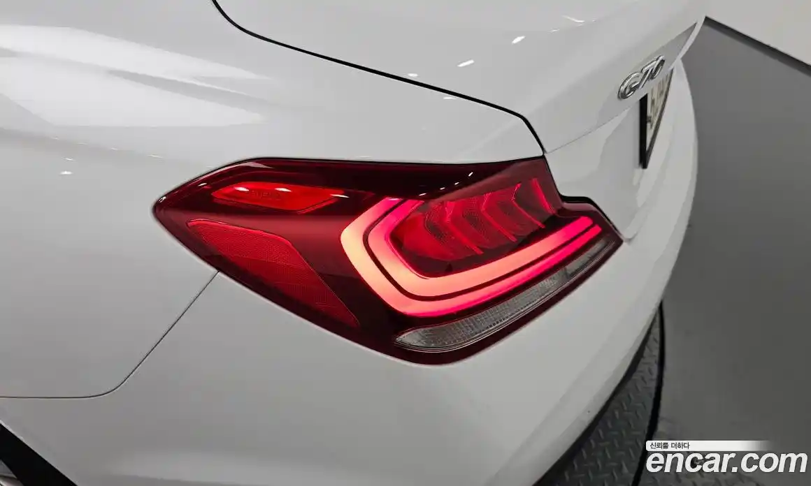 Genesis G70 2019 2.0 автомат (гидро), фото 9