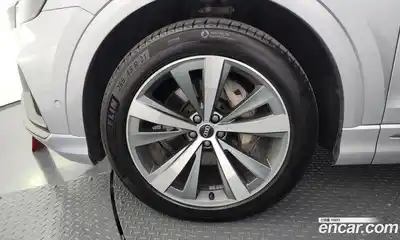 Audi Q8 2021 3.0 автомат (гидро), миниатюра 5