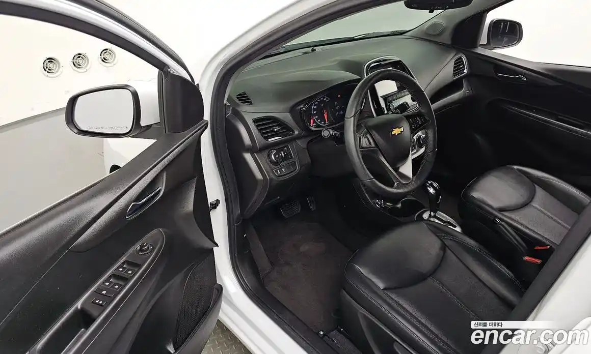 Chevrolet Spark 2017 1.0 автомат (гидро), фото 12