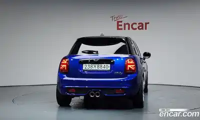 Mini Cooper 2019 2.0 автомат (гидро), миниатюра 3
