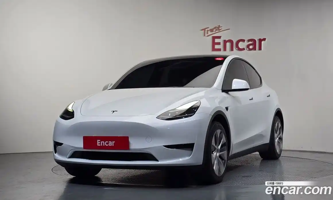 Tesla Model Y 2024 0.3 автомат (гидро), фото 1 Tesla Model Y 2024 0.3 автомат (гидро), фото 1