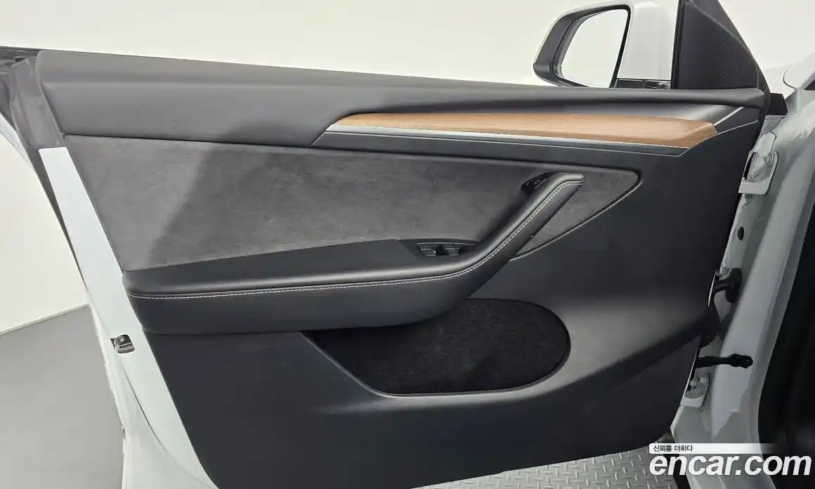 Tesla Model Y 2024 0.3 автомат (гидро), фото 14 Tesla Model Y 2024 0.3 автомат (гидро), фото 14
