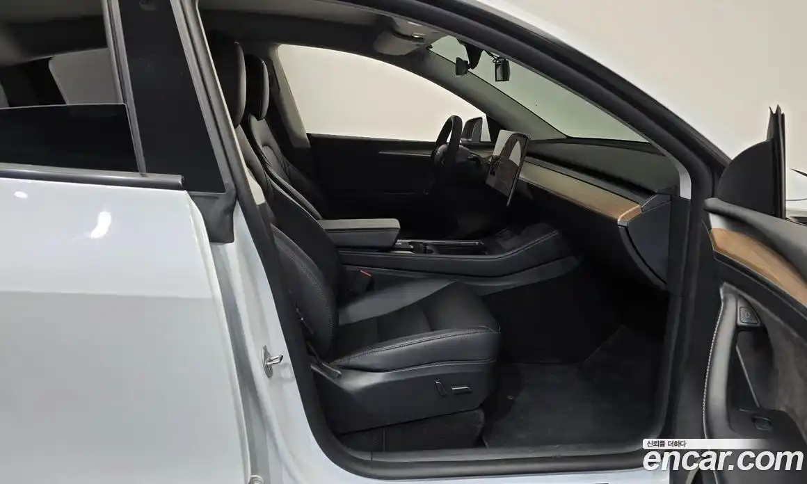 Tesla Model Y 2024 0.3 автомат (гидро), фото 16 Tesla Model Y 2024 0.3 автомат (гидро), фото 16