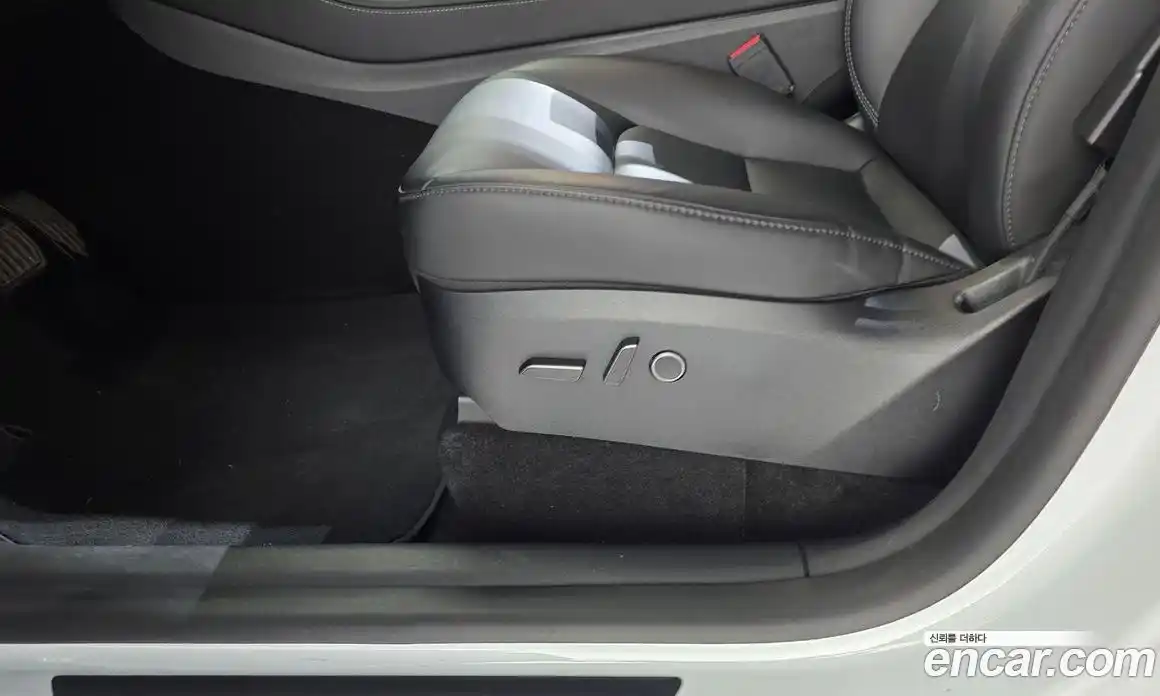 Tesla Model Y 2024 0.3 автомат (гидро), фото 28 Tesla Model Y 2024 0.3 автомат (гидро), фото 28