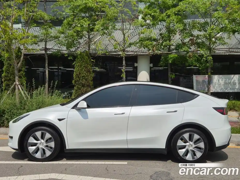Tesla Model Y 2024 0.3 автомат (гидро), фото 34 Tesla Model Y 2024 0.3 автомат (гидро), фото 34