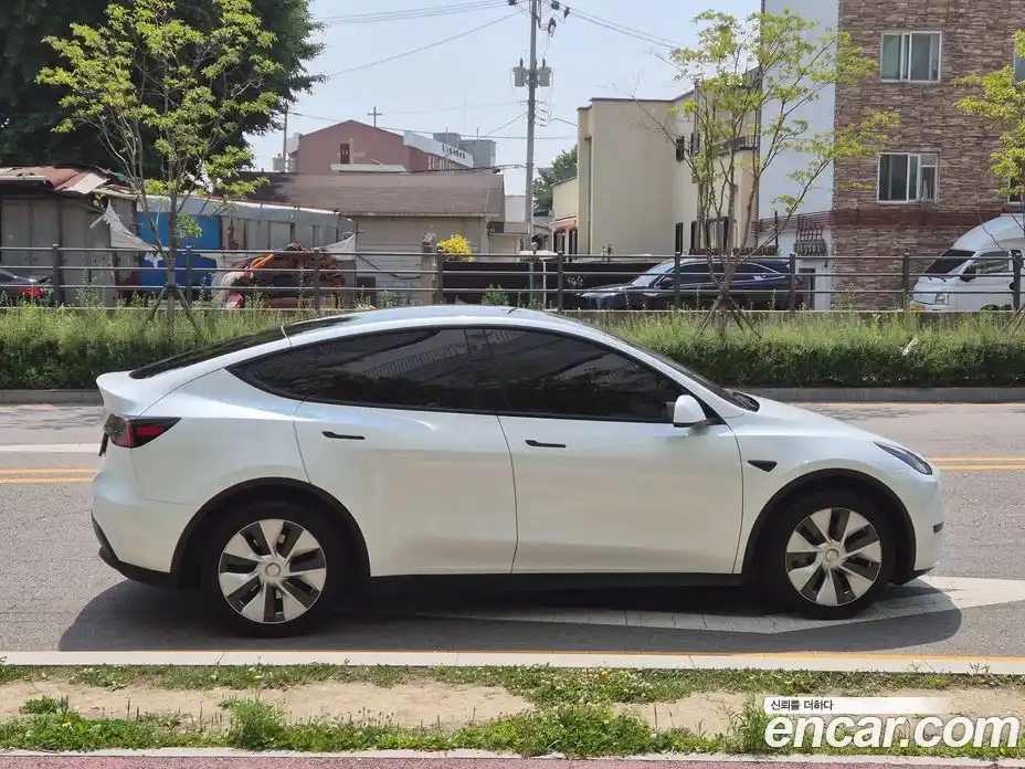 Tesla Model Y 2024 0.3 автомат (гидро), фото 35 Tesla Model Y 2024 0.3 автомат (гидро), фото 35
