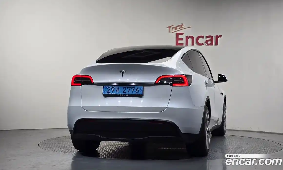 Tesla Model Y 2024 0.3 автомат (гидро), фото 4 Tesla Model Y 2024 0.3 автомат (гидро), фото 4