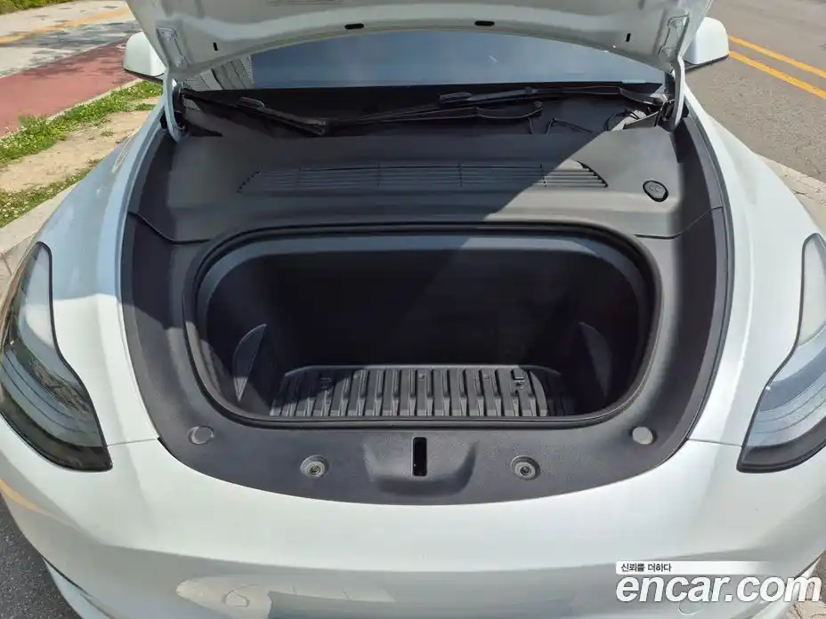 Tesla Model Y 2024 0.3 автомат (гидро), фото 43 Tesla Model Y 2024 0.3 автомат (гидро), фото 43