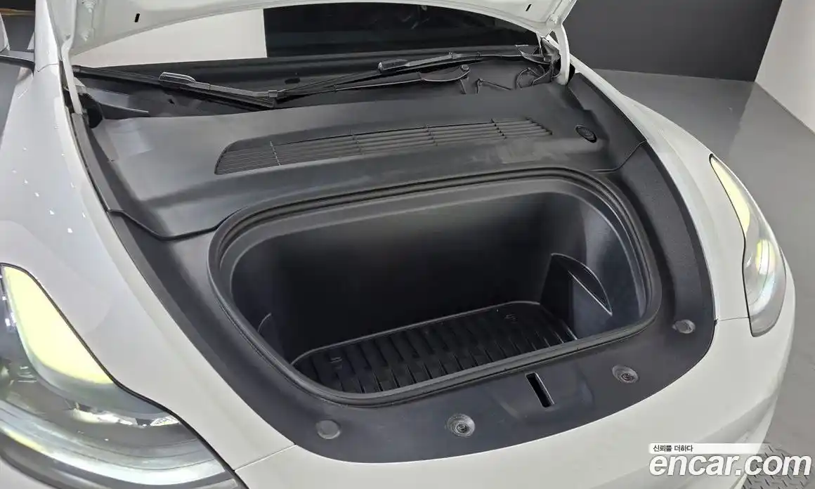 Tesla Model Y 2024 0.3 автомат (гидро), фото 6 Tesla Model Y 2024 0.3 автомат (гидро), фото 6