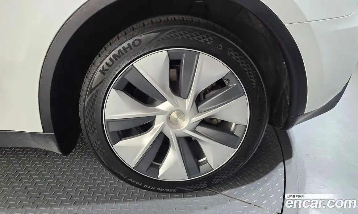Tesla Model Y 2024 0.3 автомат (гидро), фото 7 Tesla Model Y 2024 0.3 автомат (гидро), фото 7