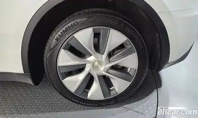 Tesla Model Y 2024 0.3 автомат (гидро), миниатюра 7 Tesla Model Y 2024 0.3 автомат (гидро), миниатюра 7