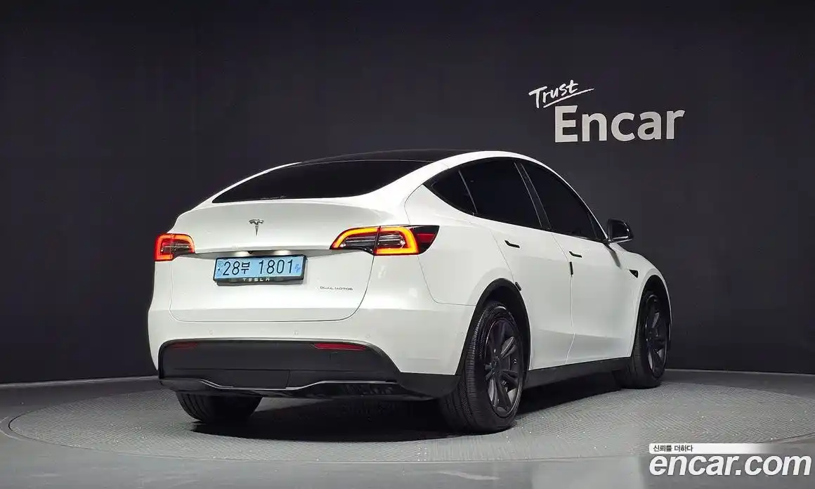 Tesla Model Y 2021 0.2 автомат (гидро), фото 2 Tesla Model Y 2021 0.2 автомат (гидро), фото 2