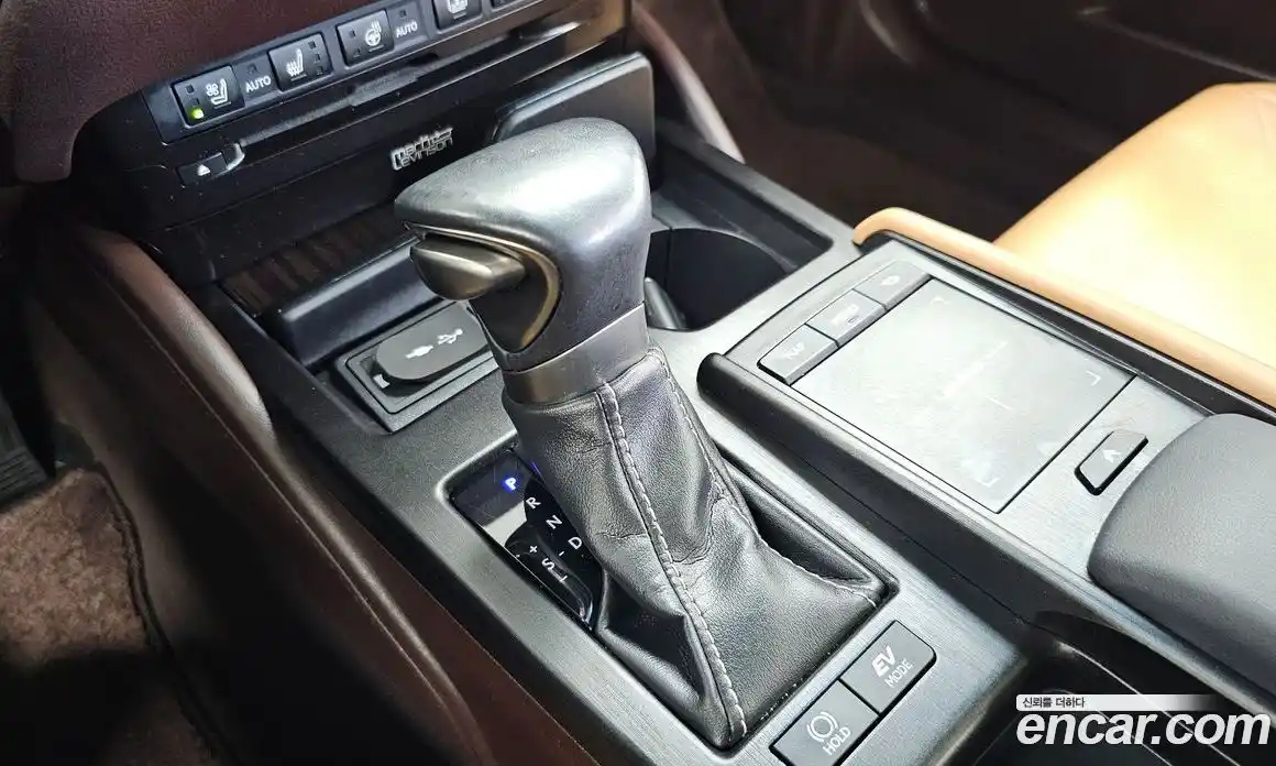 Lexus ES 2018 2.5 автомат (гидро), фото 12 Lexus ES 2018 2.5 автомат (гидро), фото 12