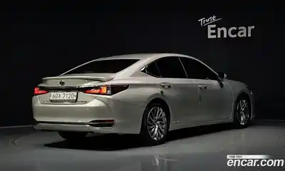 Lexus ES 2018 2.5 автомат (гидро), миниатюра 2 Lexus ES 2018 2.5 автомат (гидро), миниатюра 2