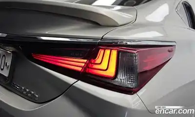 Lexus ES 2018 2.5 автомат (гидро), миниатюра 9 Lexus ES 2018 2.5 автомат (гидро), миниатюра 9