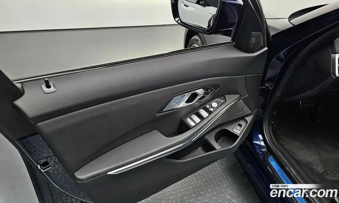 BMW 3 серия 2025 2.0 автомат (гидро), фото 13