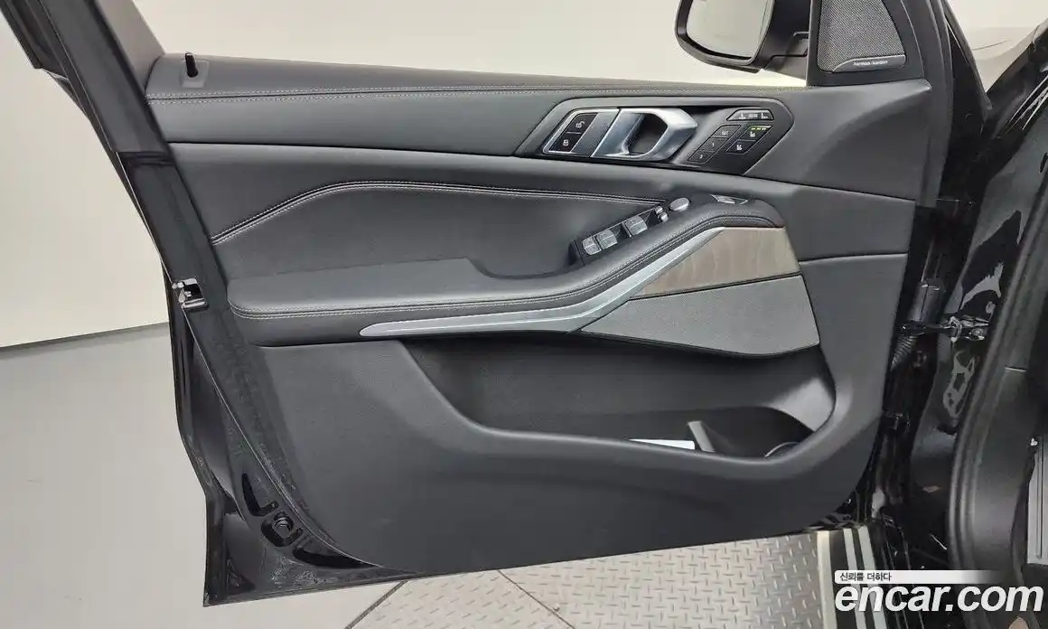 BMW X7 2023 3.0 автомат (гидро), фото 14