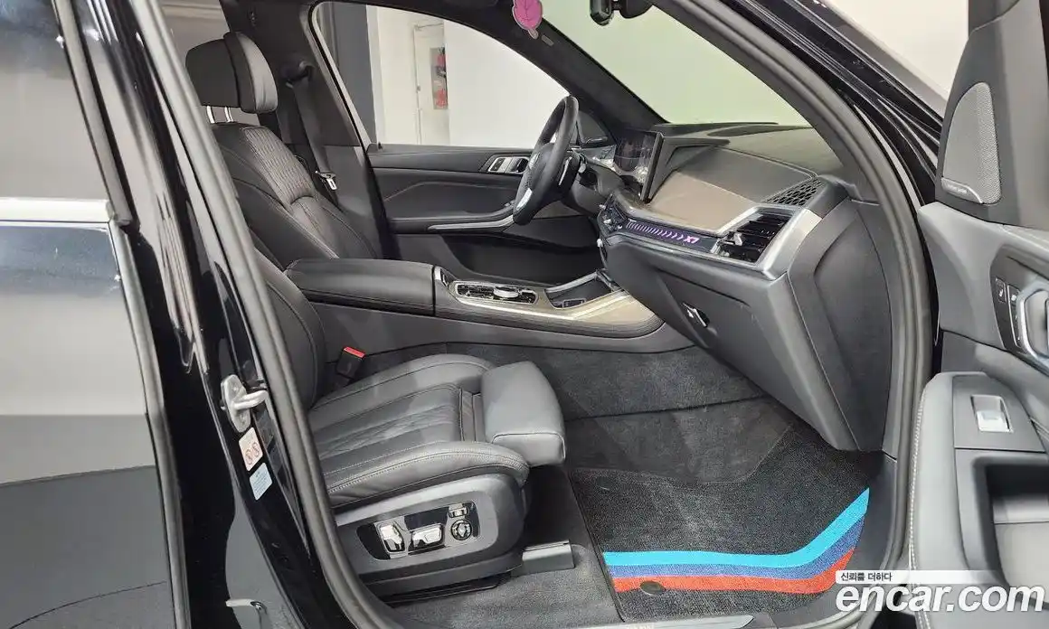 BMW X7 2023 3.0 автомат (гидро), фото 16