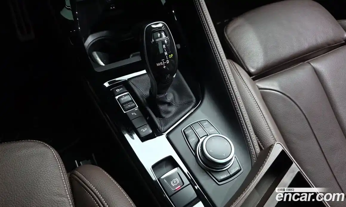 BMW X2 2023 2.0 автомат (гидро), фото 9