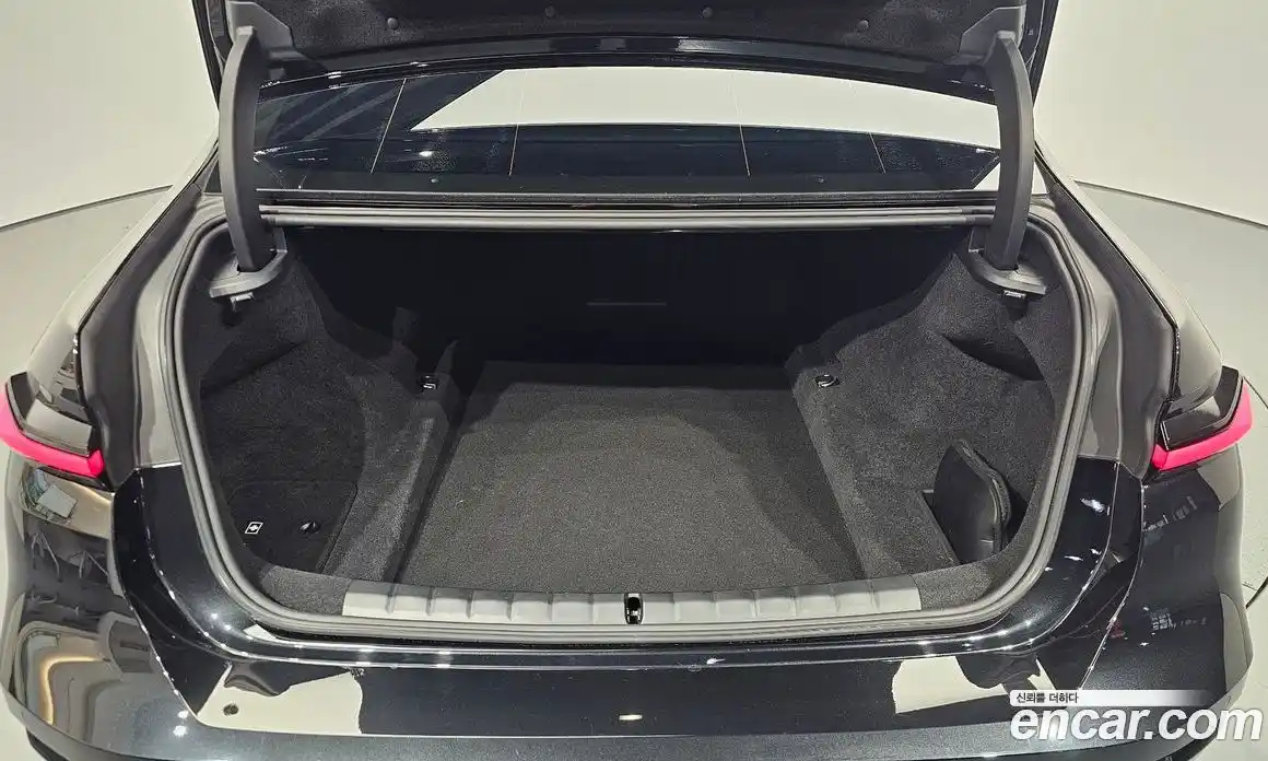 BMW 7 серия 2024 3.0 автомат (гидро), фото 32