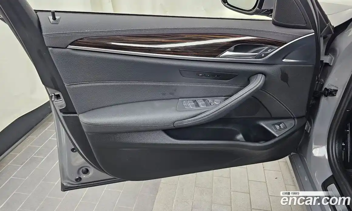 BMW 5 серия 2022 2.0 автомат (гидро), фото 14