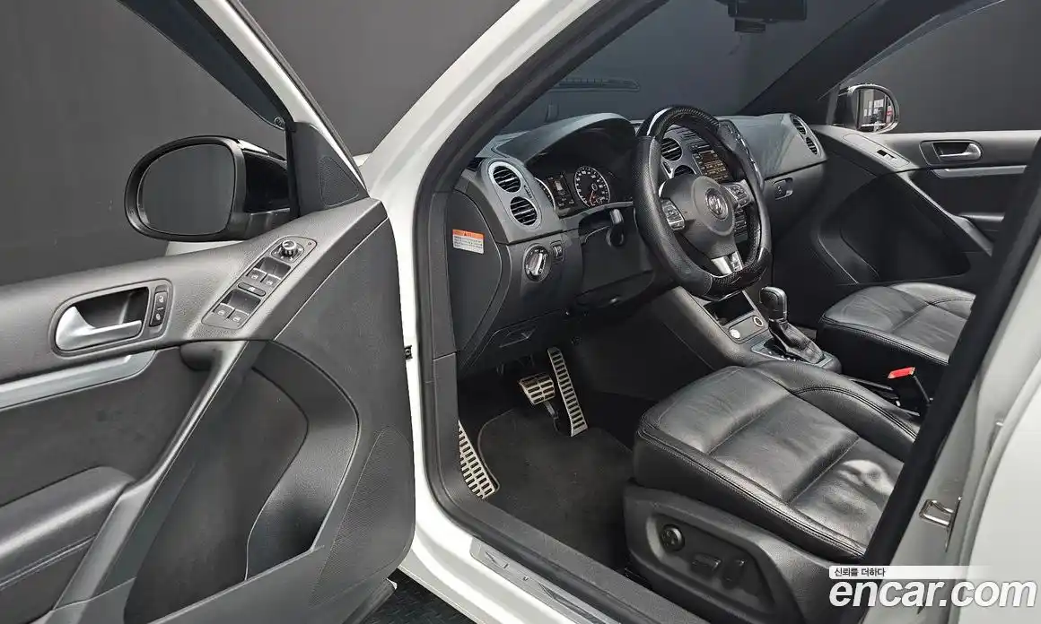 Volkswagen Tiguan 2015 2.0 автомат (гидро), фото 11