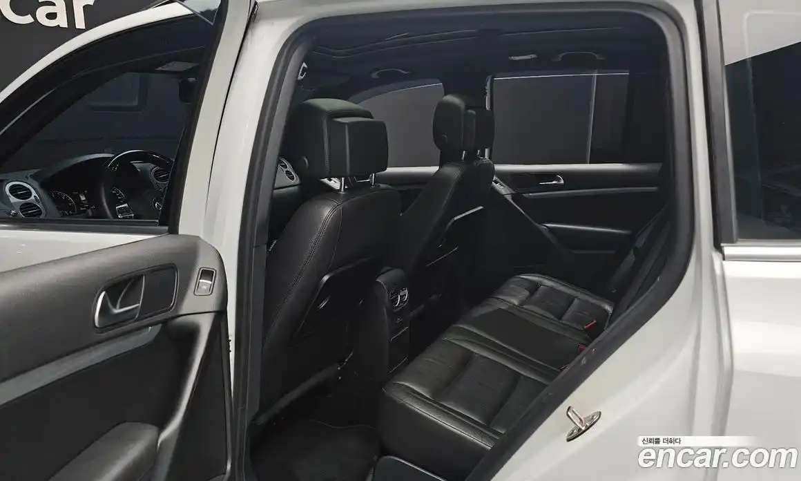 Volkswagen Tiguan 2015 2.0 автомат (гидро), фото 12