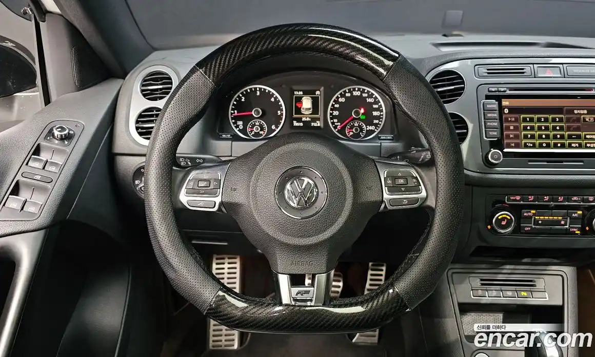 Volkswagen Tiguan 2015 2.0 автомат (гидро), фото 13