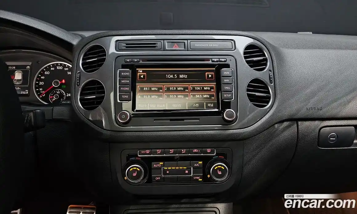 Volkswagen Tiguan 2015 2.0 автомат (гидро), фото 14