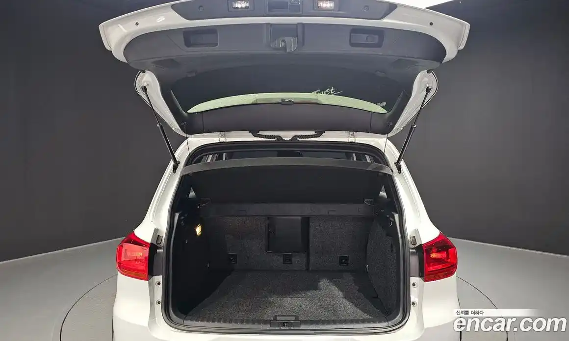 Volkswagen Tiguan 2015 2.0 автомат (гидро), фото 20
