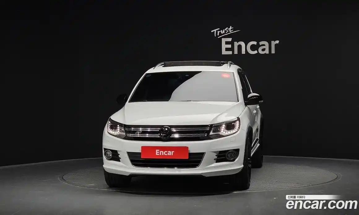 Volkswagen Tiguan 2015 2.0 автомат (гидро), фото 3