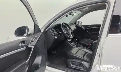 Volkswagen Tiguan 2013 2.0 автомат (гидро), миниатюра 11