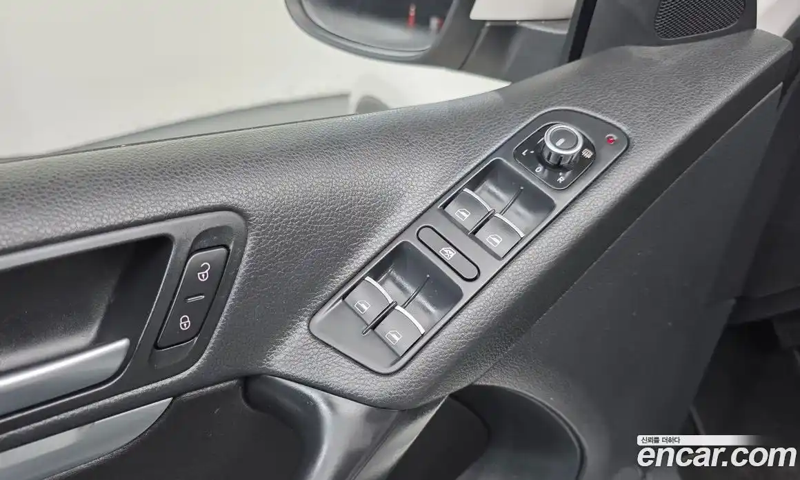 Volkswagen Tiguan 2013 2.0 автомат (гидро), фото 12