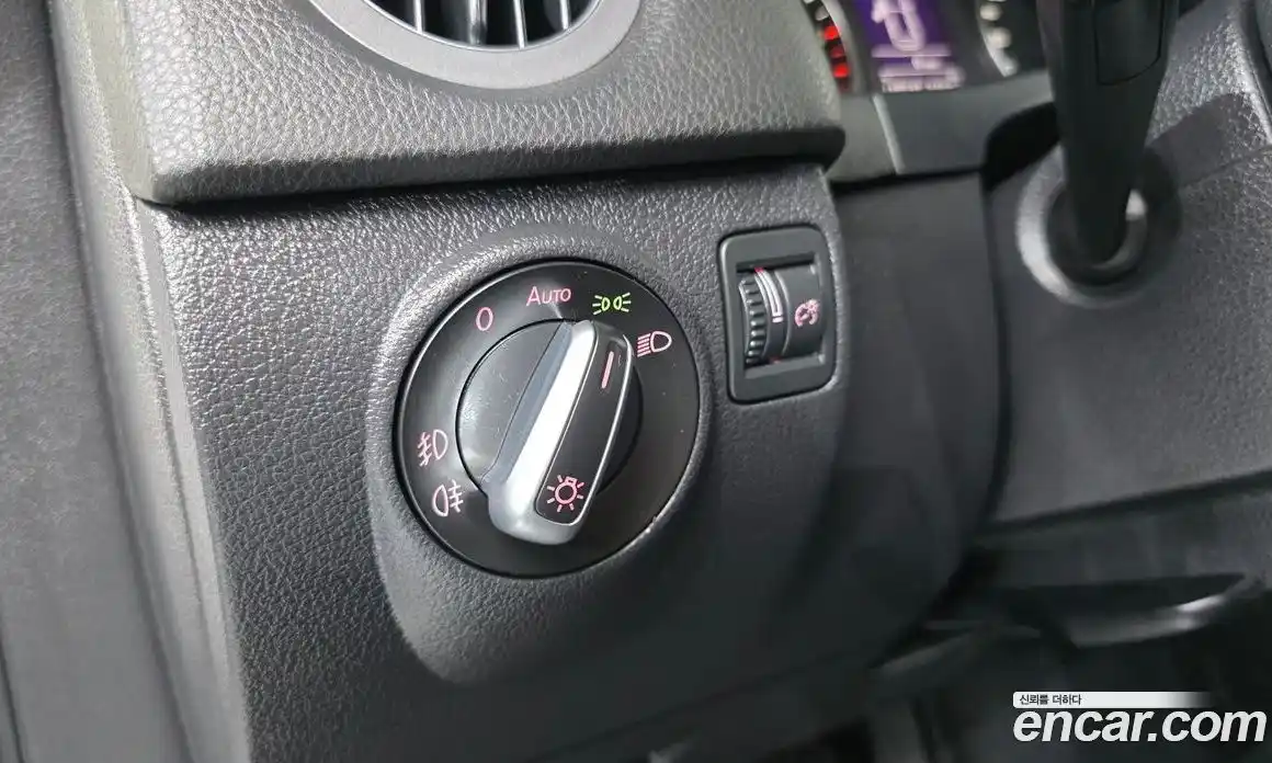 Volkswagen Tiguan 2013 2.0 автомат (гидро), фото 13