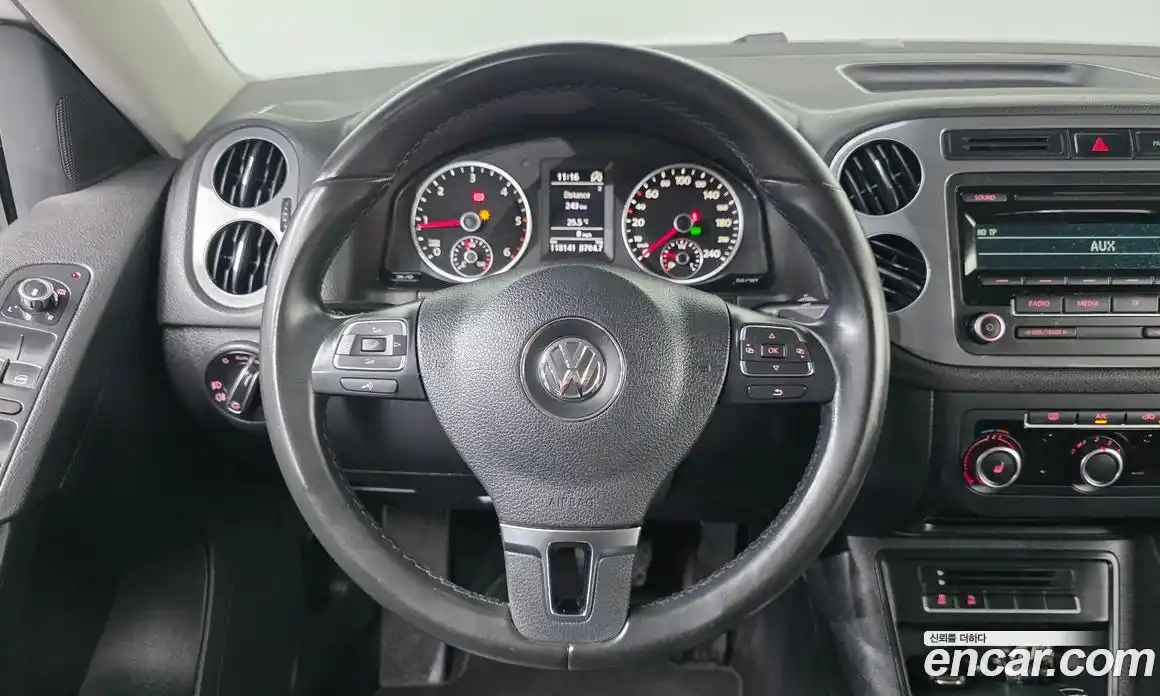 Volkswagen Tiguan 2013 2.0 автомат (гидро), фото 14