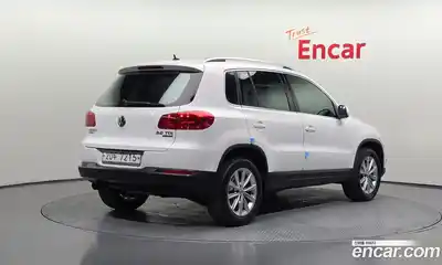 Volkswagen Tiguan 2013 2.0 автомат (гидро), миниатюра 2