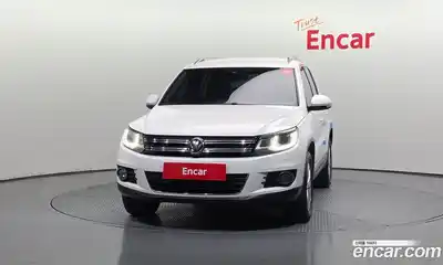 Volkswagen Tiguan 2013 2.0 автомат (гидро), миниатюра 3