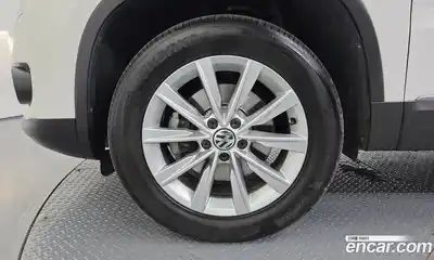 Volkswagen Tiguan 2013 2.0 автомат (гидро), миниатюра 5
