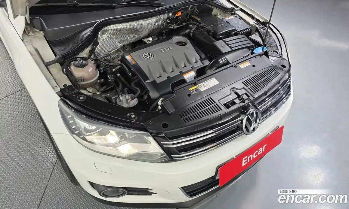 Volkswagen Tiguan 2013 2.0 автомат (гидро), фото 6