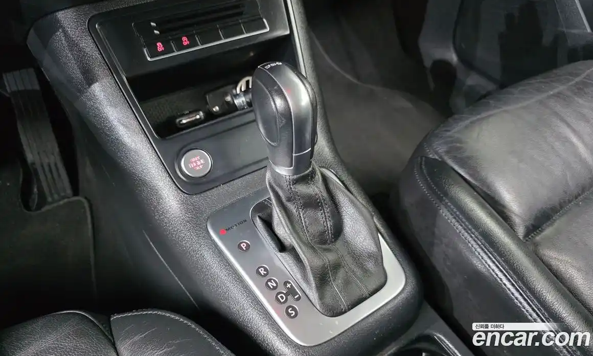 Volkswagen Tiguan 2013 2.0 автомат (гидро), фото 9