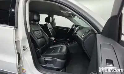 Volkswagen Tiguan 2013 2.0 автомат (гидро), миниатюра 10