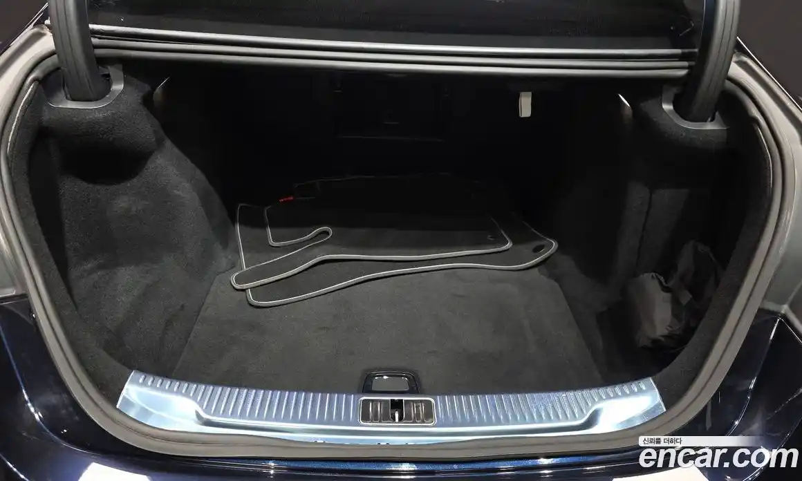 Mercedes-Benz S-Class 2023 4.0 гидро, фото 26 Mercedes-Benz S-Class 2023 4.0 гидро, фото 26