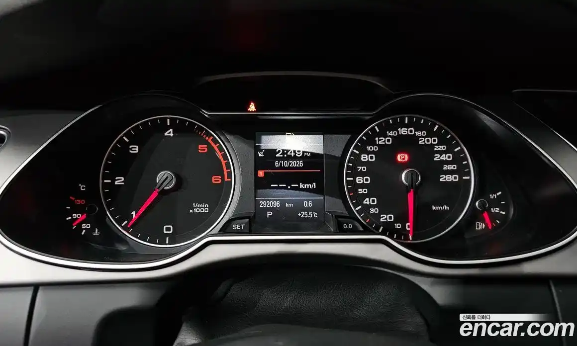 Audi A4 2013 2.0 автомат (гидро), фото 8