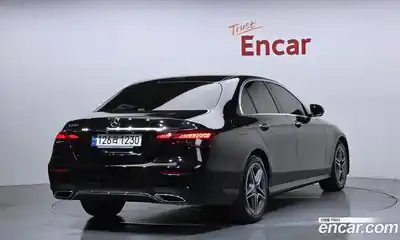 Mercedes-Benz E-Class 2023 2.0 автомат (гидро), миниатюра 2