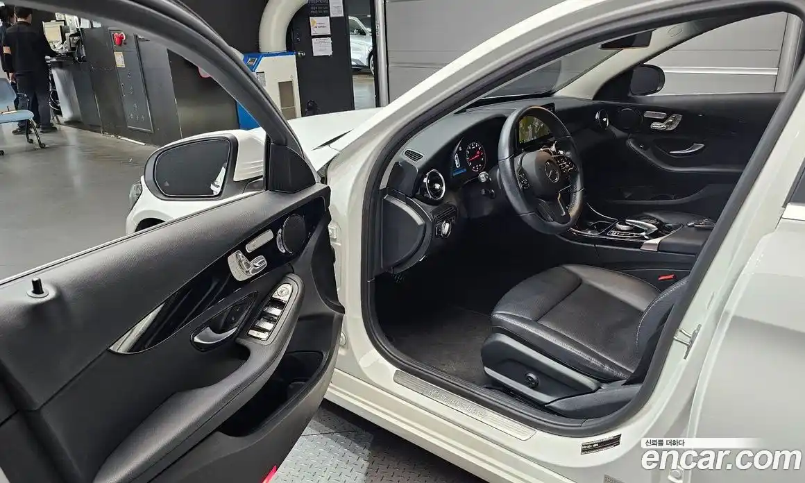 Mercedes-Benz C-Class 2019 2.0 гидро, фото 13 Mercedes-Benz C-Class 2019 2.0 гидро, фото 13