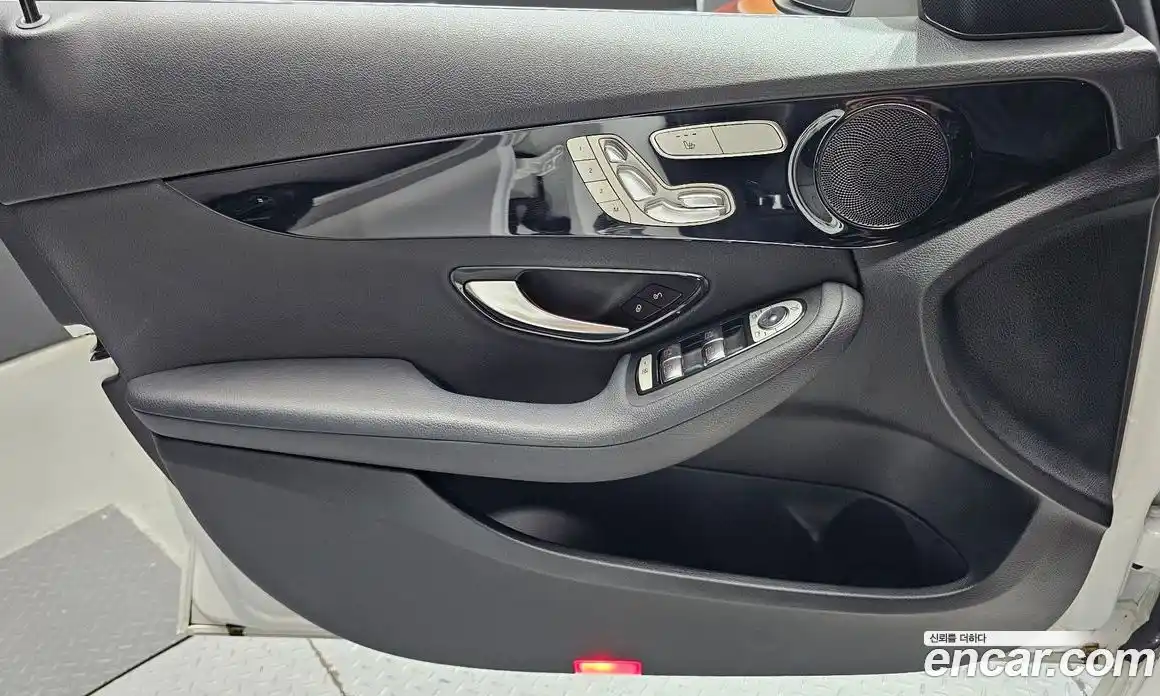 Mercedes-Benz C-Class 2019 2.0 гидро, фото 14 Mercedes-Benz C-Class 2019 2.0 гидро, фото 14